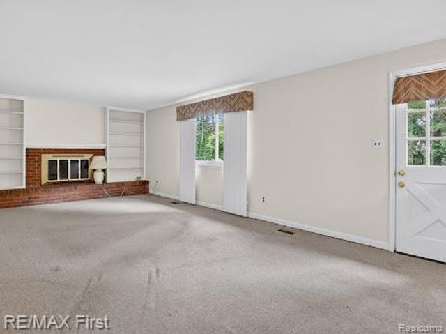 3856 Estates Drive, Troy, MI 48084