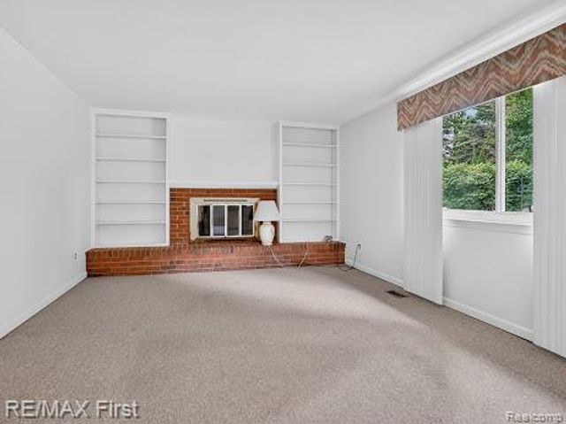 3856 Estates Drive, Troy, MI 48084