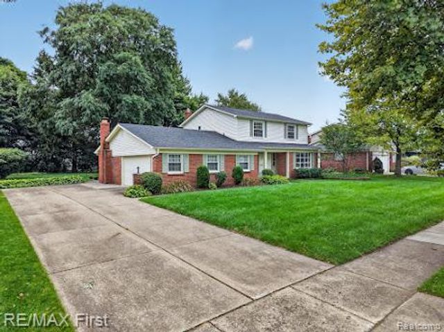 3856 Estates Drive, Troy, MI 48084