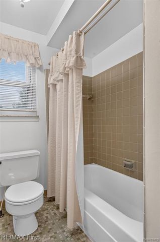 3856 Estates Drive, Troy, MI 48084