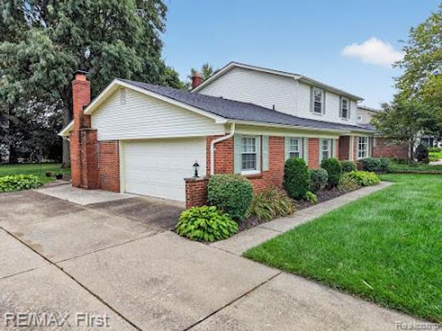 3856 Estates Drive, Troy, MI 48084
