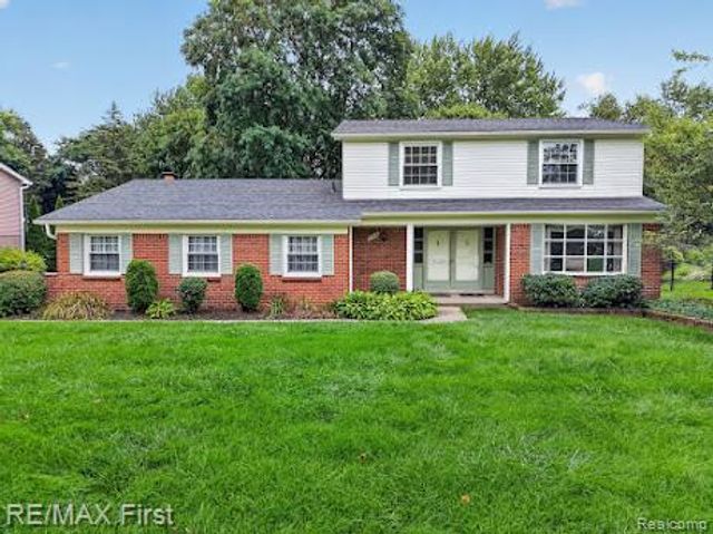 3856 Estates Drive, Troy, MI 48084