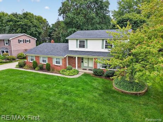 3856 Estates Drive, Troy, MI 48084