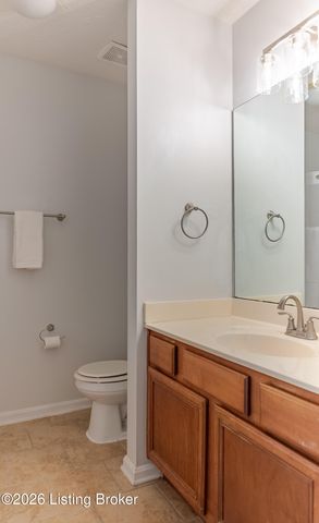 10815 Silvermoon Ct, Louisville, KY 40241