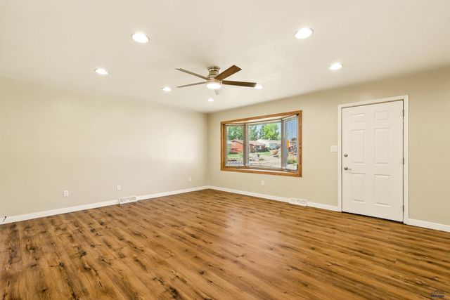 1004 RACINE, Rapid City, SD 57701