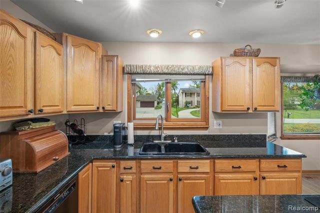 25423 Skye Drive, Farmington Hills, MI 48336