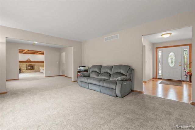 25423 Skye Drive, Farmington Hills, MI 48336