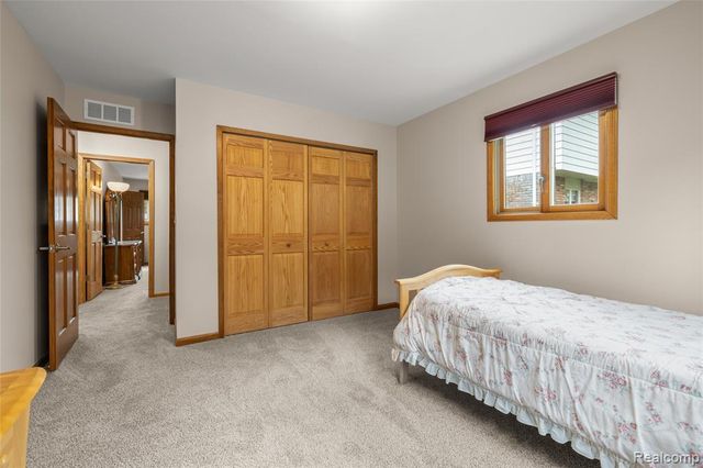 25423 Skye Drive, Farmington Hills, MI 48336