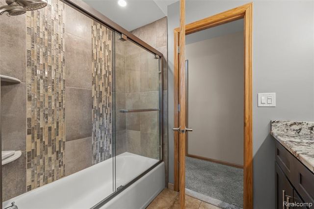 25423 Skye Drive, Farmington Hills, MI 48336