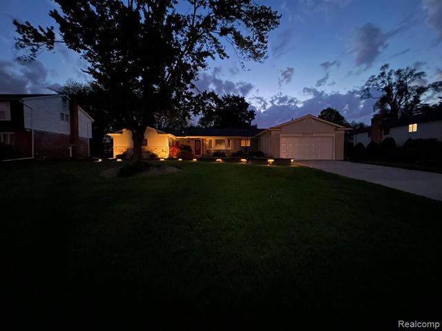 25423 Skye Drive, Farmington Hills, MI 48336