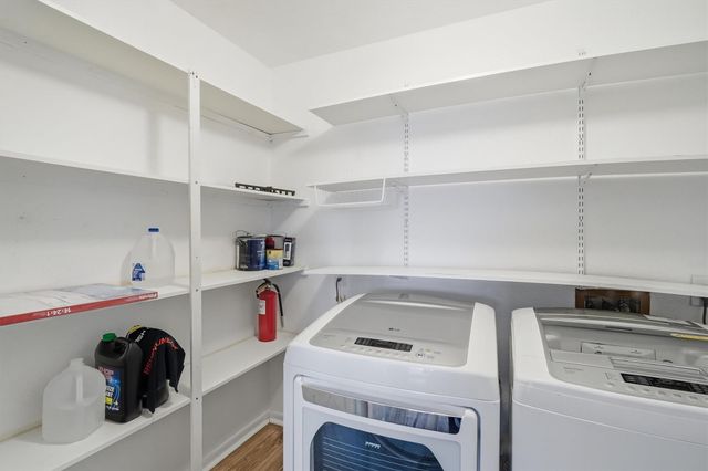 271 Barracuda Street, Bayou Vista, TX 77563