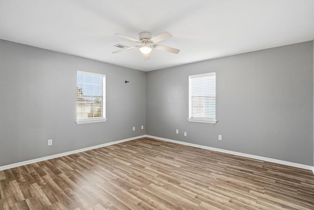 271 Barracuda Street, Bayou Vista, TX 77563