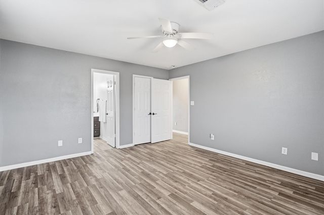 271 Barracuda Street, Bayou Vista, TX 77563