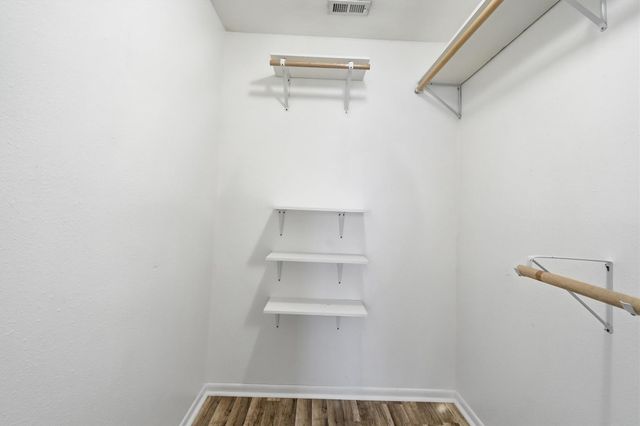 271 Barracuda Street, Bayou Vista, TX 77563