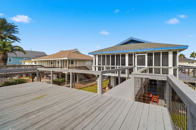 271 Barracuda Street, Bayou Vista, TX 77563