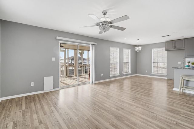 271 Barracuda Street, Bayou Vista, TX 77563