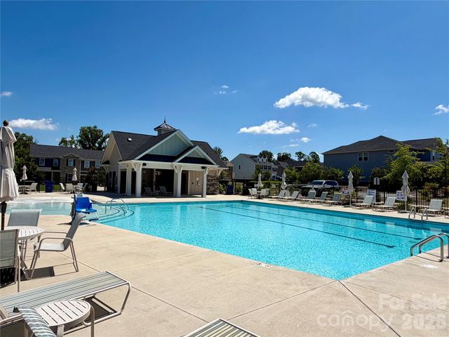 1318 Poppy Way, Matthews, NC 28104