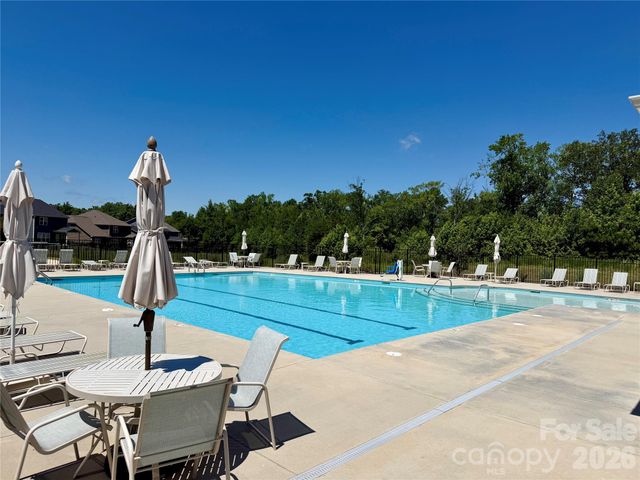 1318 Poppy Way, Matthews, NC 28104