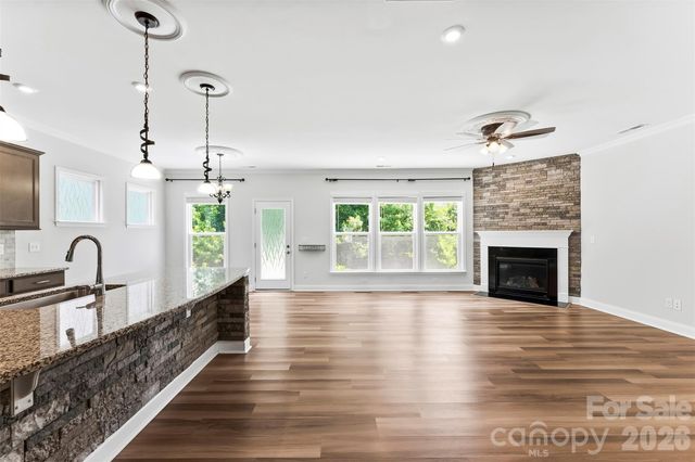 1318 Poppy Way, Matthews, NC 28104