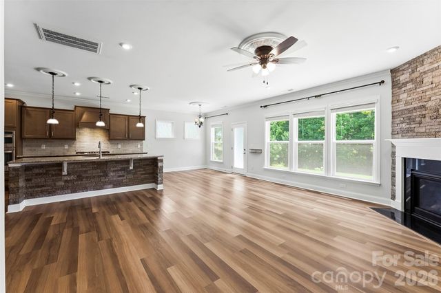 1318 Poppy Way, Matthews, NC 28104