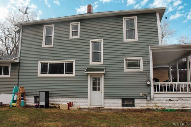 36 Lake Avenue, Hanover, NY 14136