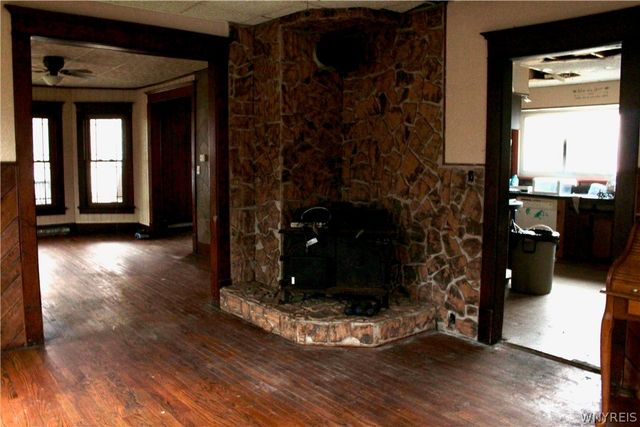 36 Lake Avenue, Hanover, NY 14136