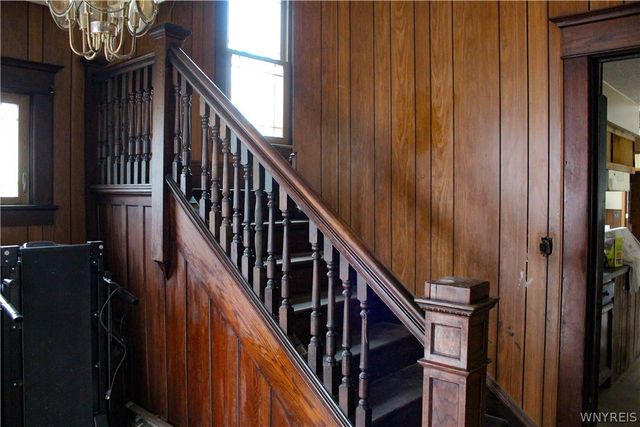 36 Lake Avenue, Hanover, NY 14136