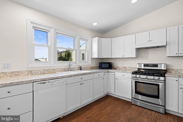 235 HERMITAGE ST, Philadelphia, PA 19127