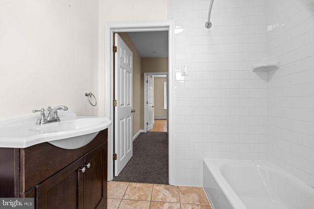 235 HERMITAGE ST, Philadelphia, PA 19127