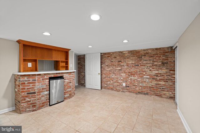 235 HERMITAGE ST, Philadelphia, PA 19127