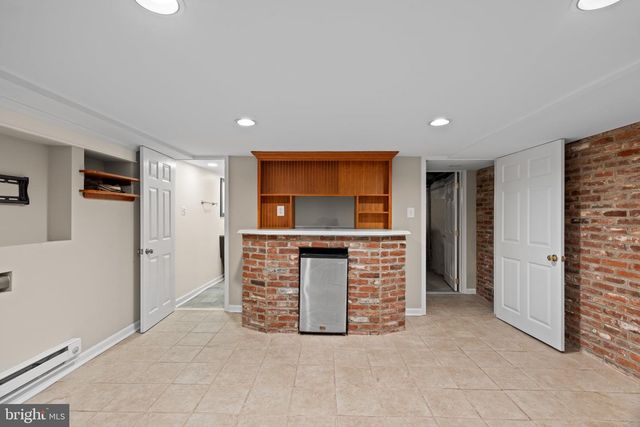 235 HERMITAGE ST, Philadelphia, PA 19127