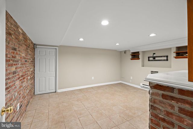 235 HERMITAGE ST, Philadelphia, PA 19127