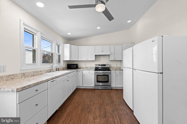 235 HERMITAGE ST, Philadelphia, PA 19127