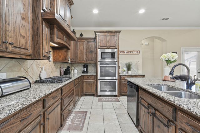 3237 Le Manns Street, Midlothian, TX 76065