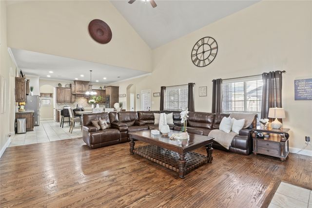 3237 Le Manns Street, Midlothian, TX 76065