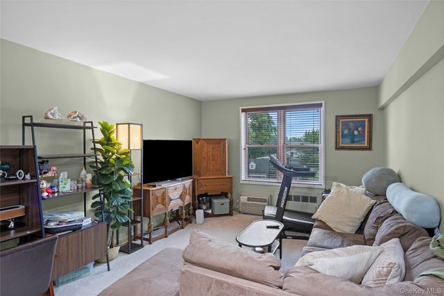 16 Main Street 3V, East Rockaway, NY 11518