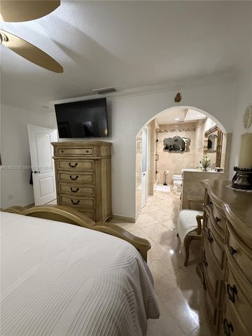 14831 SW 82nd St na, Miami, FL 33193