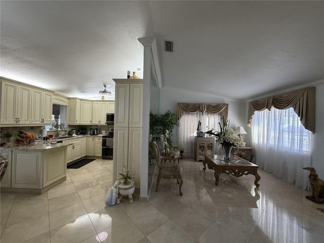 14831 SW 82nd St na, Miami, FL 33193