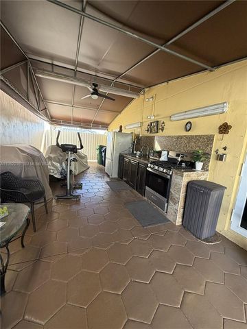 14831 SW 82nd St na, Miami, FL 33193