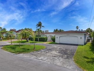 16453 NE 33rd Avenue, North Miami Beach, FL 33160
