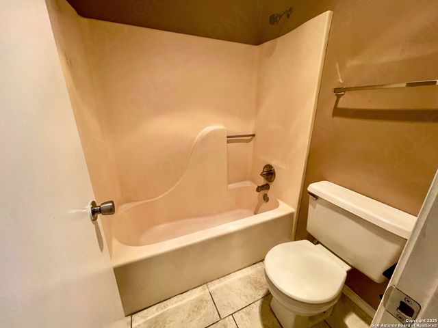 8806 MEADOW RANGE ST, San Antonio, TX 78250