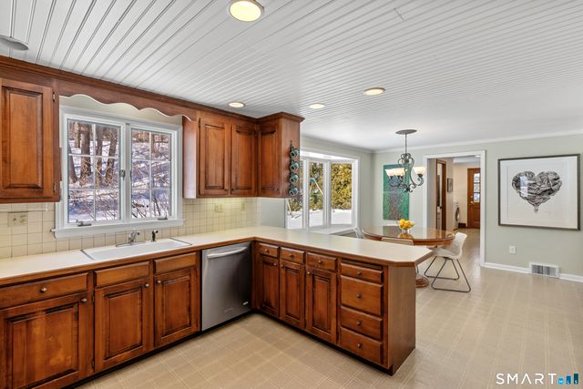 60 Berwyn Road, West Hartford, CT 06107