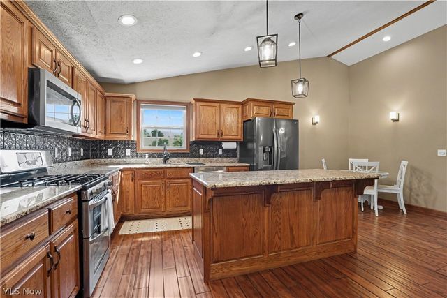 805 Wynncrest Drive, Marietta, OH 45750