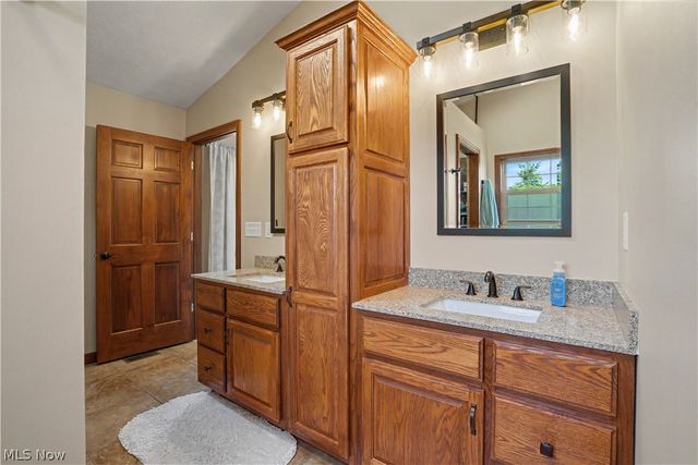 805 Wynncrest Drive, Marietta, OH 45750