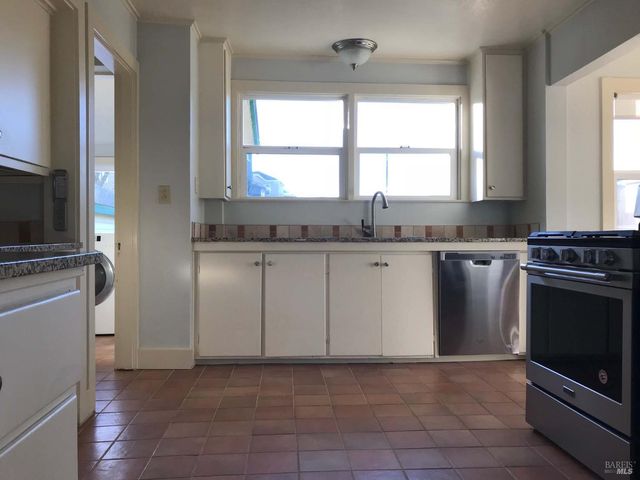 2437 Lomitas Ave, Santa Rosa, CA 95404