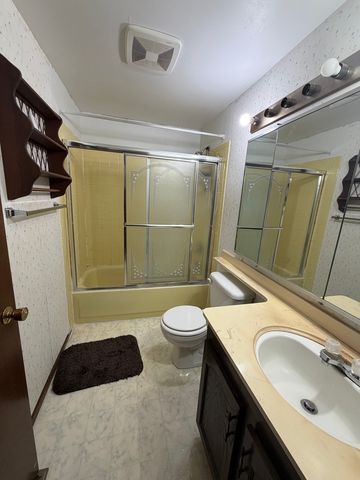 805 Bishop Court H, Schaumburg, IL 60194
