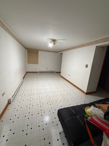 805 Bishop Court H, Schaumburg, IL 60194