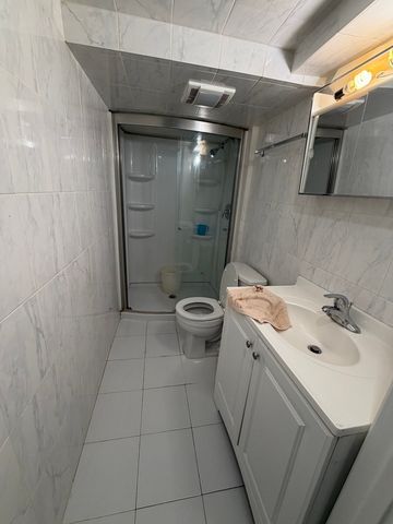 805 Bishop Court H, Schaumburg, IL 60194