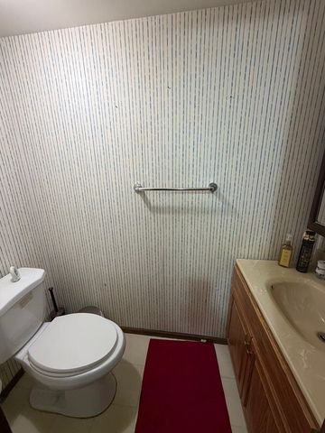 805 Bishop Court H, Schaumburg, IL 60194