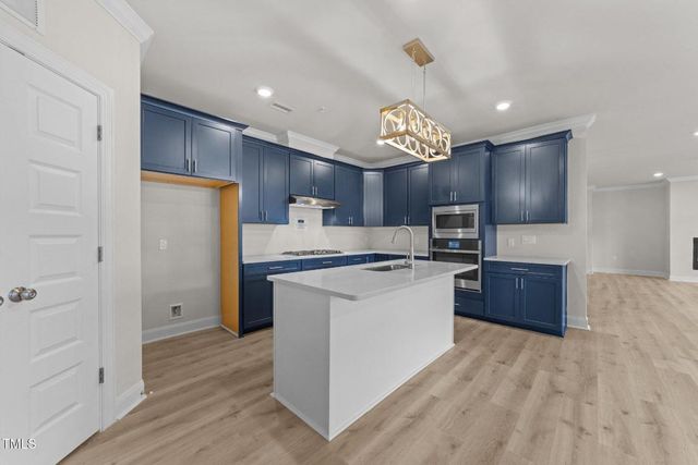 1600 Gathering Park Circle 204, Cary, NC 27519